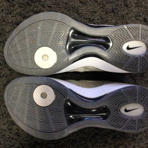 Nike Women’s Size 8 Volley Zoom Hyperspike Pure Platinum/Cool Grey/White - Picture 8 of 12